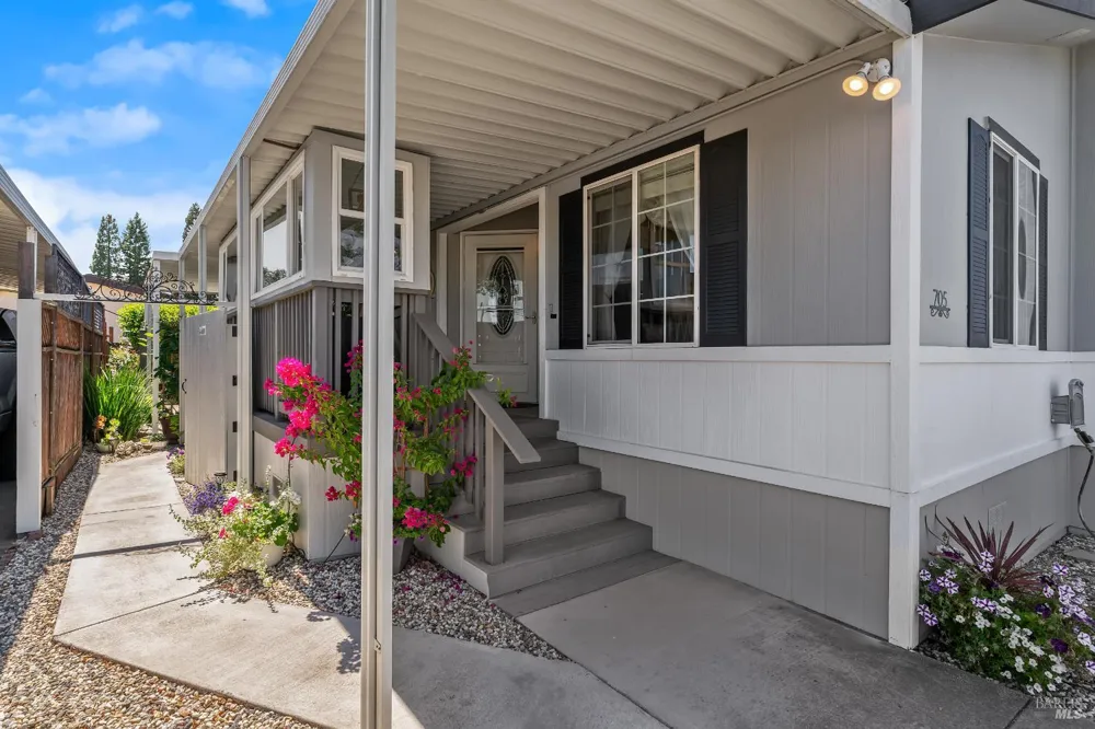 705 Sequoia Street Windsor, CA 95492