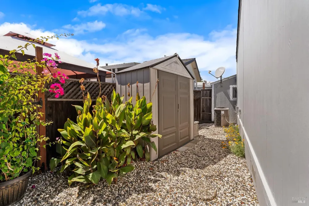 705 Sequoia Street Windsor, CA 95492