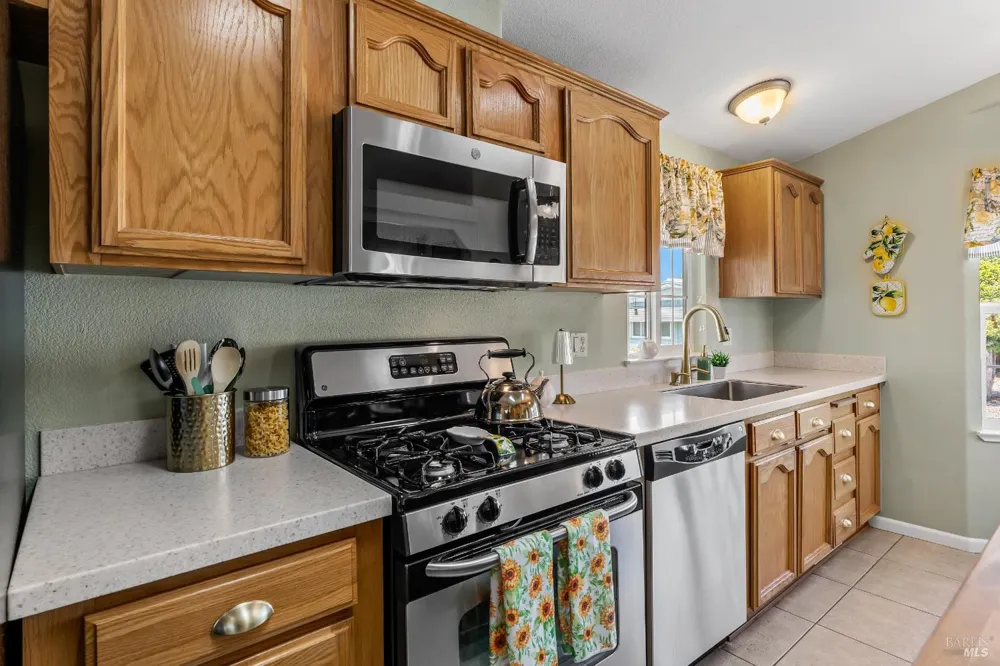 705 Sequoia Street Windsor, CA 95492