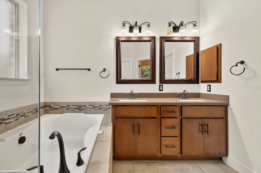 9550 Savannah Ridge Drive #38 Austin, TX 78726