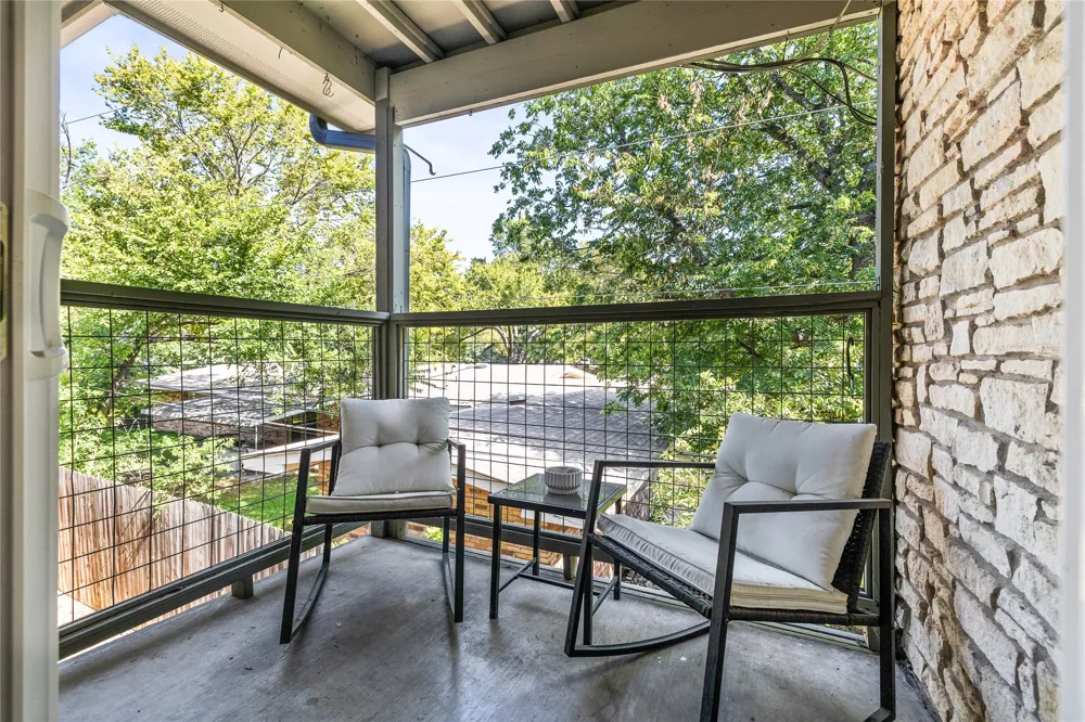 2303 East Side Drive #210 Austin, TX 78704