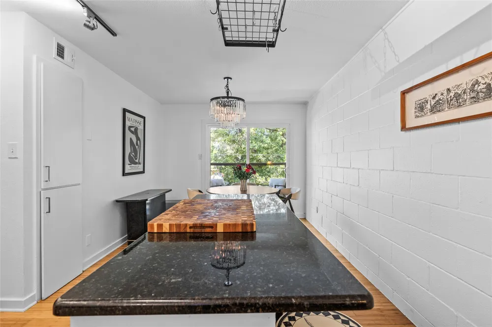 2303 East Side Drive #210 Austin, TX 78704