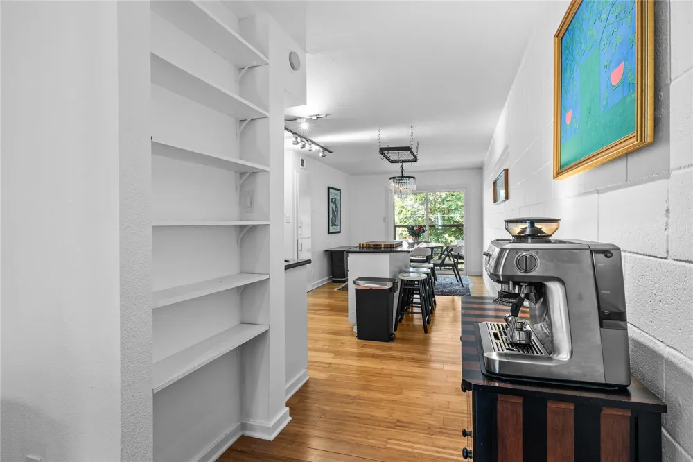 2303 East Side Drive #210 Austin, TX 78704