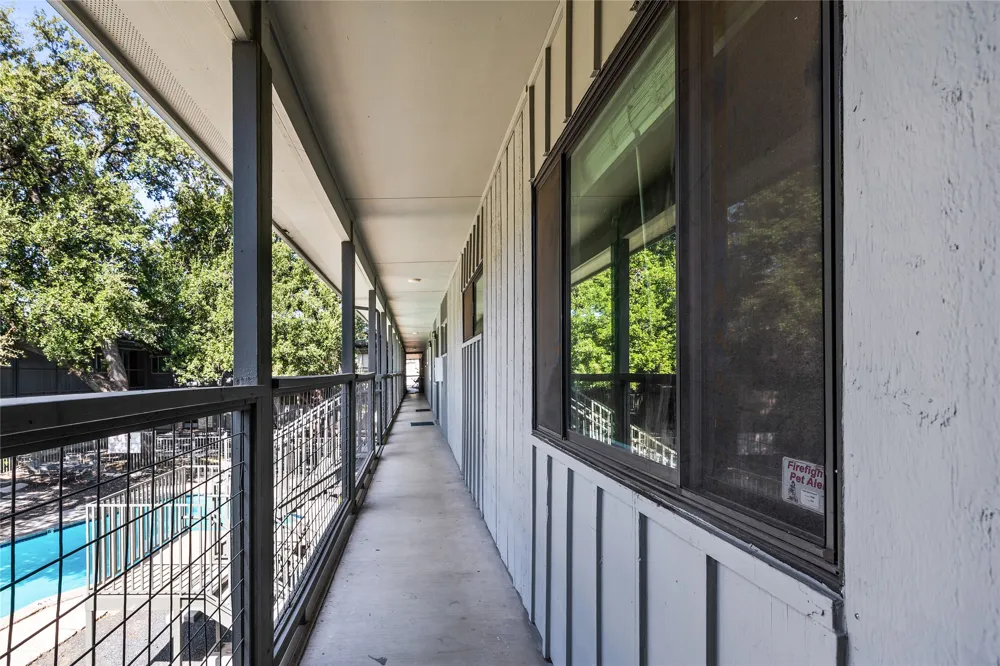 2303 East Side Drive #210 Austin, TX 78704