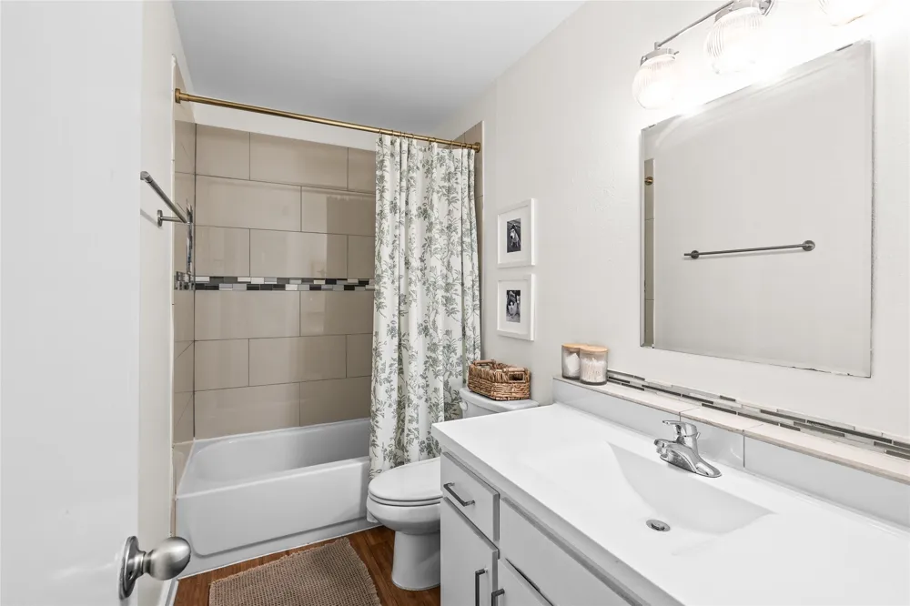 2303 East Side Drive #210 Austin, TX 78704