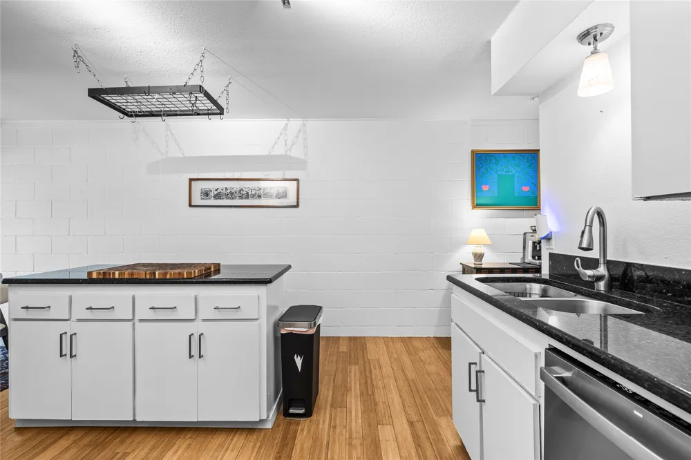 2303 East Side Drive #210 Austin, TX 78704