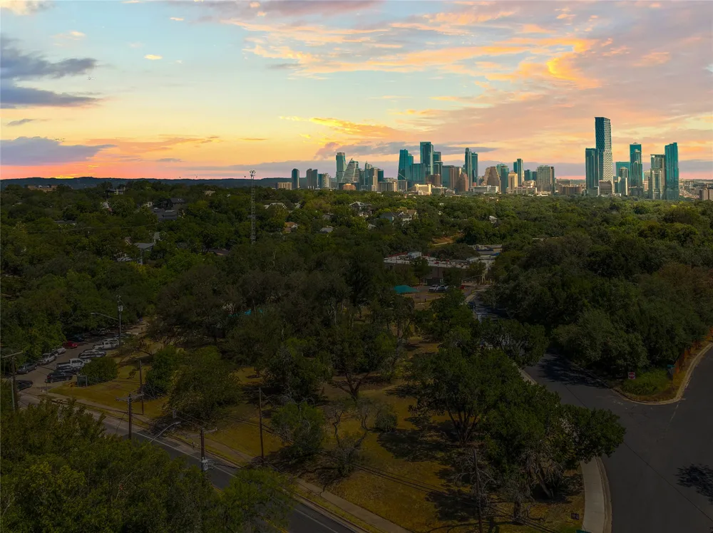 2303 East Side Drive #210 Austin, TX 78704