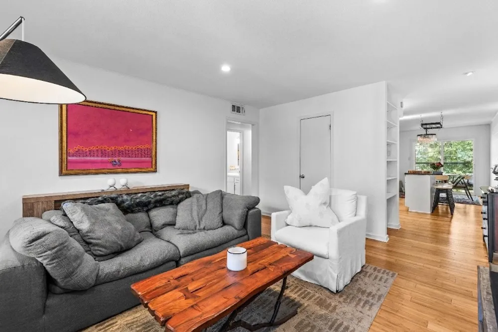 2303 East Side Drive #210 Austin, TX 78704