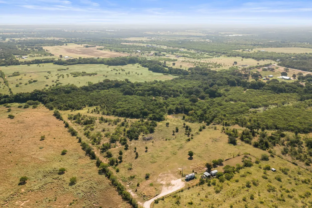 625 Callihan Road Luling, TX 78648