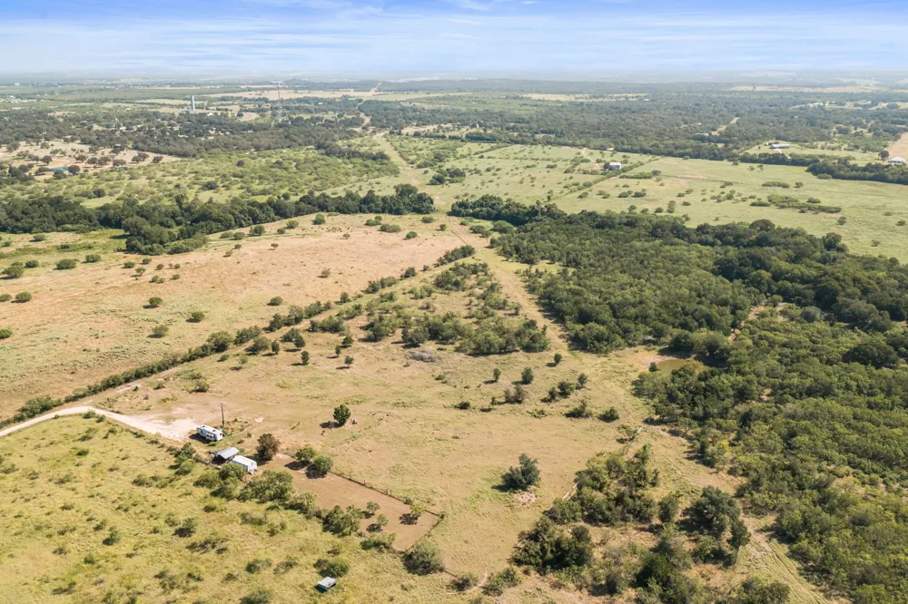 625 Callihan Road Luling, TX 78648
