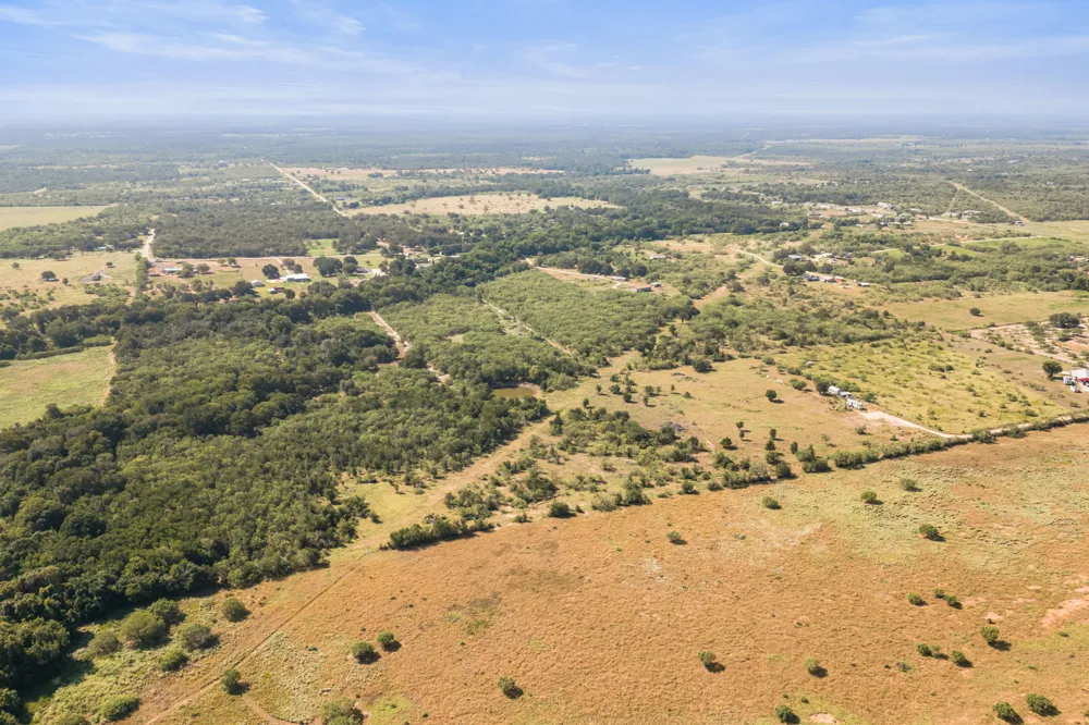 625 Callihan Road Luling, TX 78648