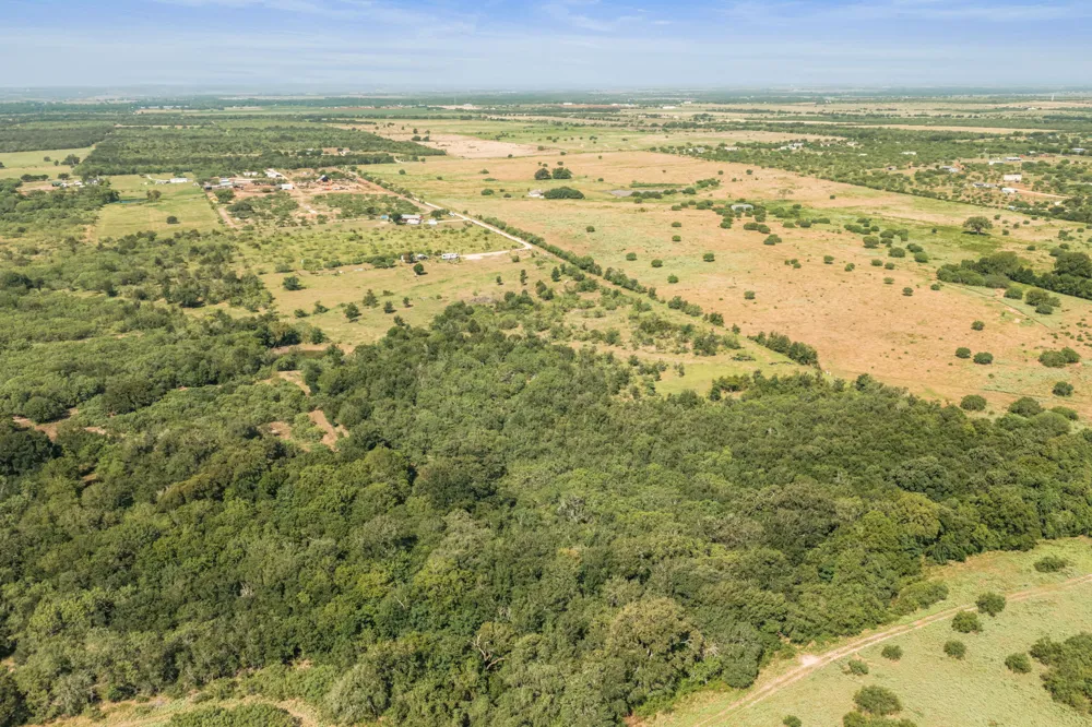 625 Callihan Road Luling, TX 78648