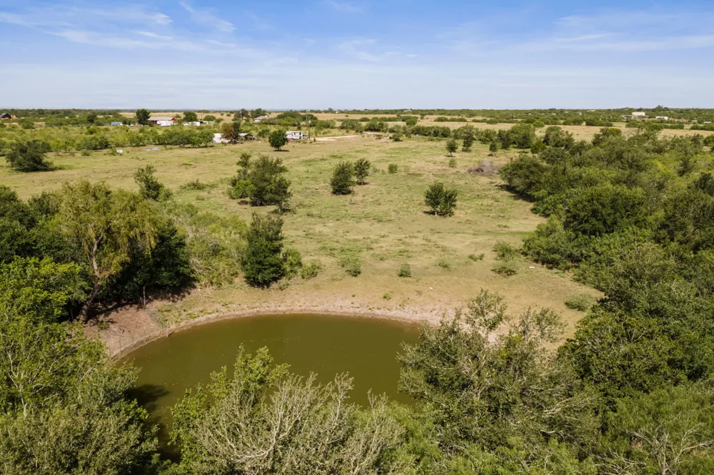 625 Callihan Road Luling, TX 78648