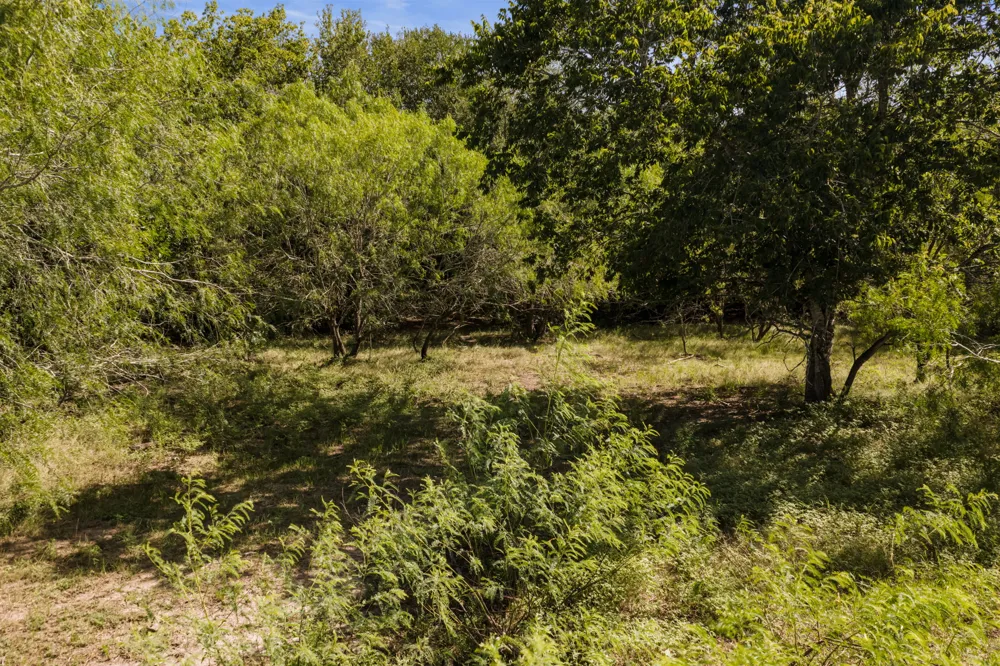625 Callihan Road Luling, TX 78648