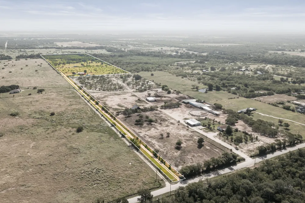 625 Callihan Road Luling, TX 78648