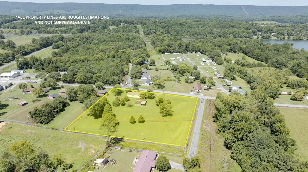 4924 Wolf Creek Road Spring City, TN 37381