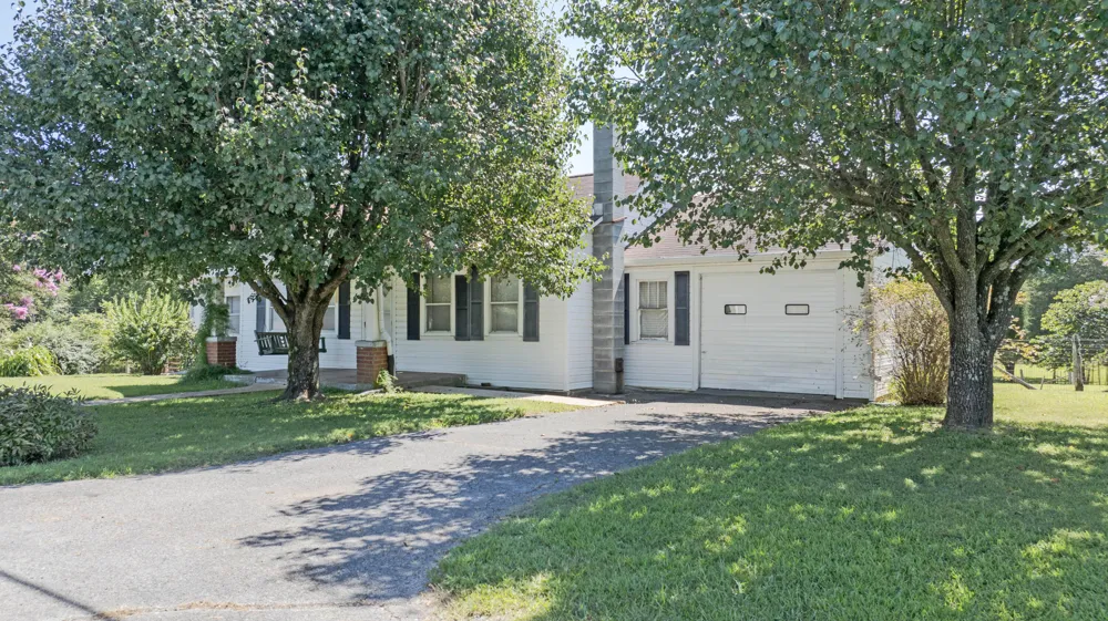 4924 Wolf Creek Road Spring City, TN 37381
