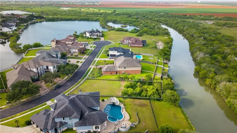 7617 Kings Corpus Christi, TX 78413