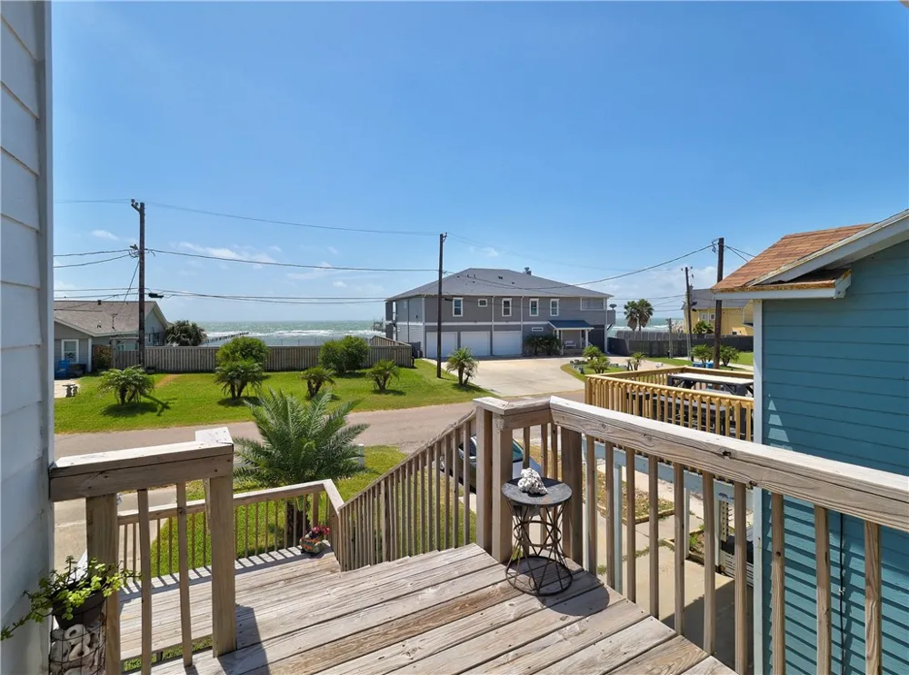 202 Causeway Street Portland, TX 78374