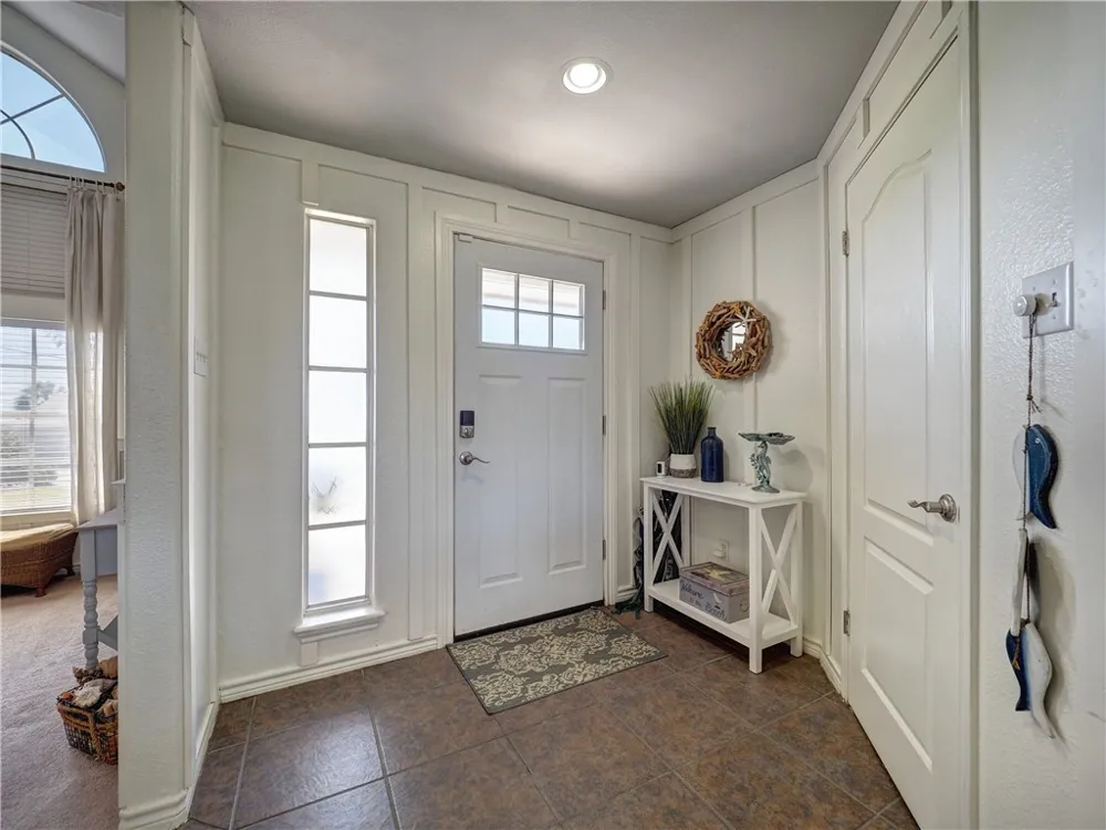 202 Causeway Street Portland, TX 78374