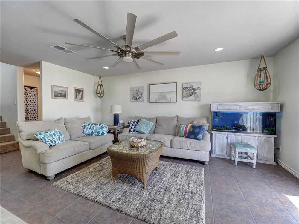 202 Causeway Street Portland, TX 78374