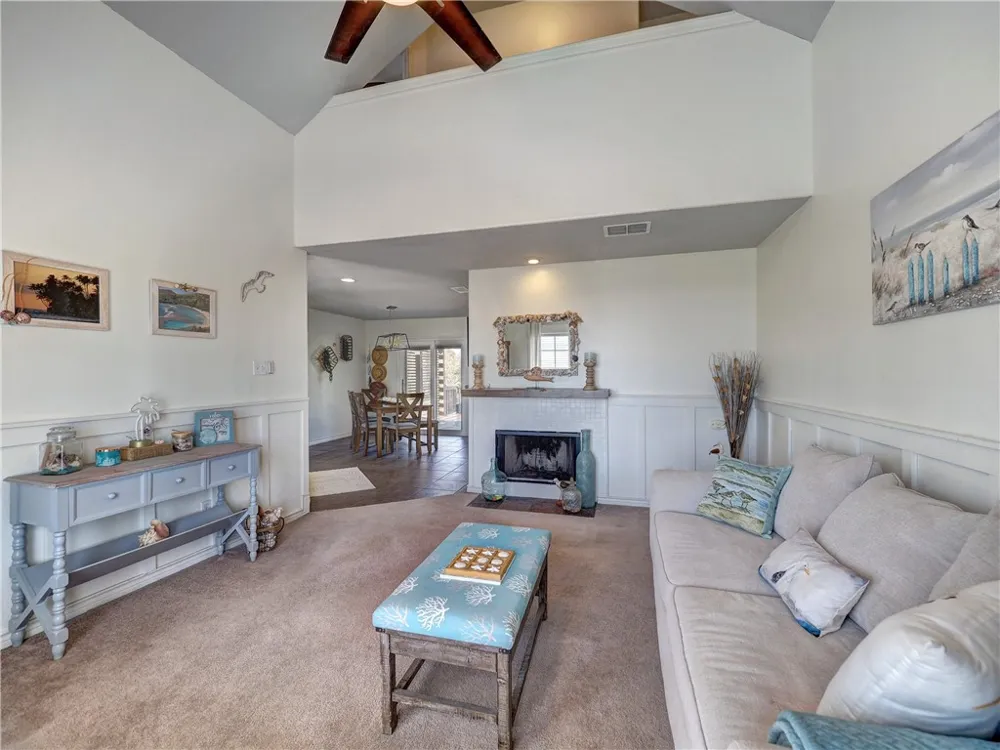 202 Causeway Street Portland, TX 78374