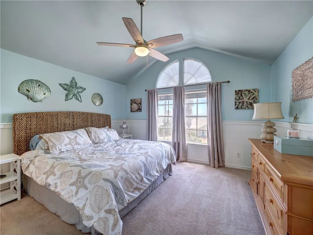 202 Causeway Street Portland, TX 78374
