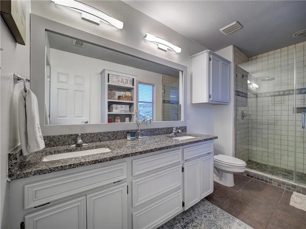 202 Causeway Street Portland, TX 78374