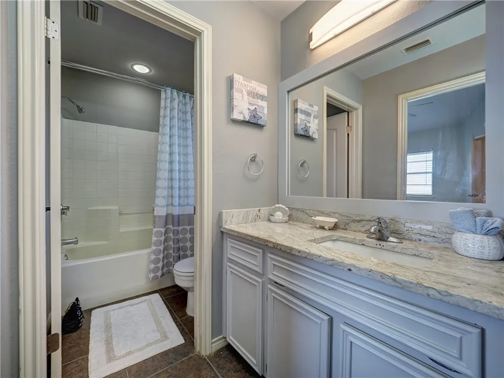 202 Causeway Street Portland, TX 78374