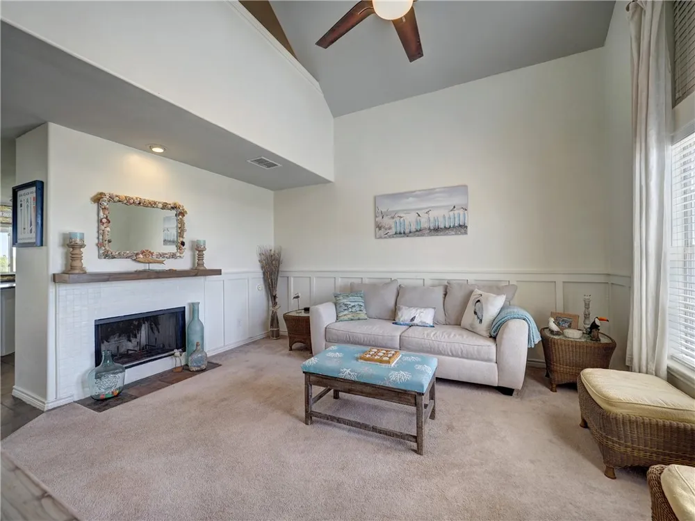 202 Causeway Street Portland, TX 78374