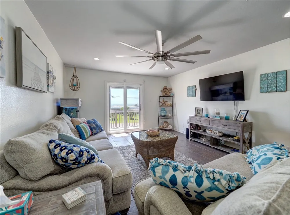 202 Causeway Street Portland, TX 78374