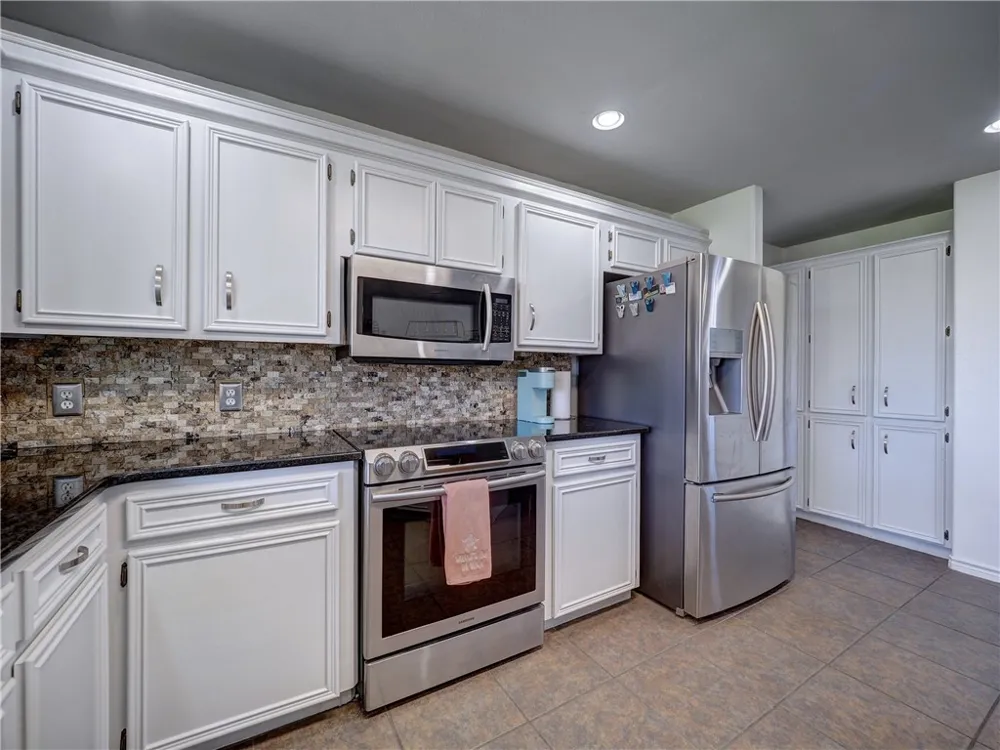 202 Causeway Street Portland, TX 78374