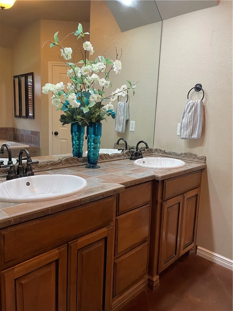 5937 Hidden Valley Lp Sandia, TX 78383