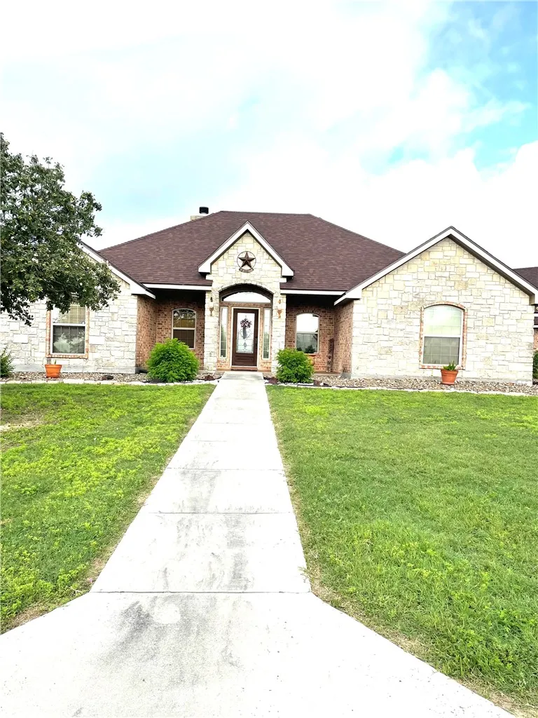 5937 Hidden Valley Lp Sandia, TX 78383