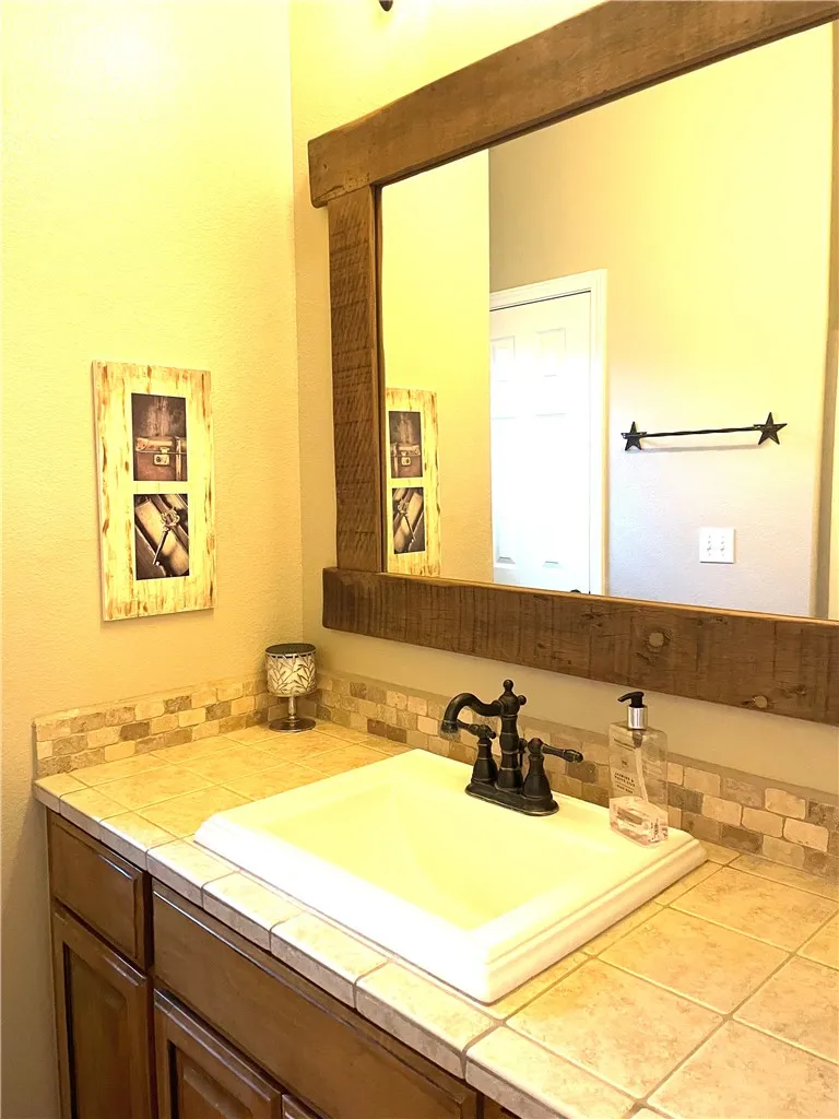 5937 Hidden Valley Lp Sandia, TX 78383