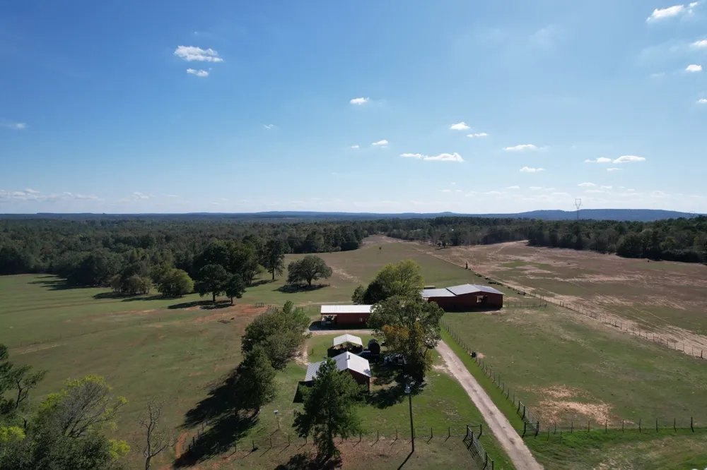 19743 S County Road 3227 Cushing, TX 75760