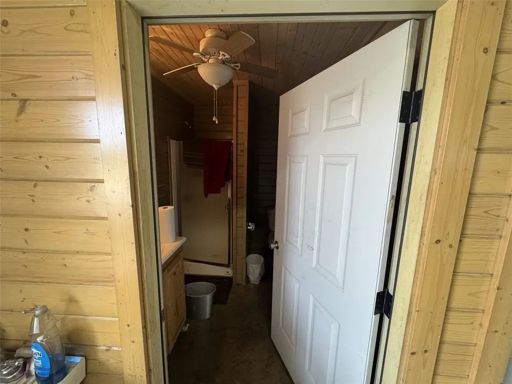 19743 S County Road 3227 Cushing, TX 75760