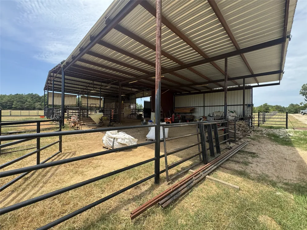 19743 S County Road 3227 Cushing, TX 75760