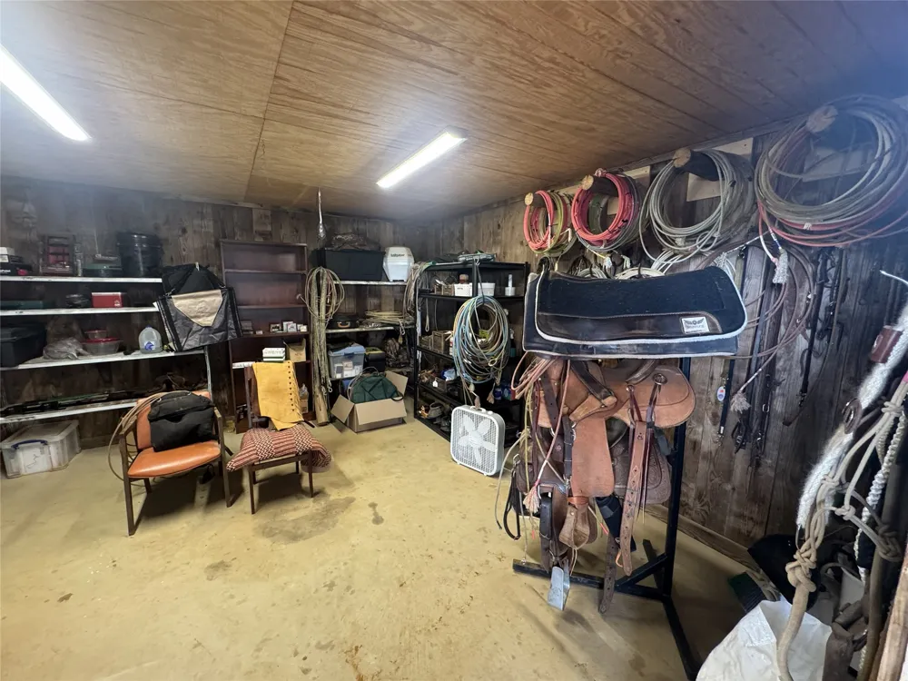 19743 S County Road 3227 Cushing, TX 75760
