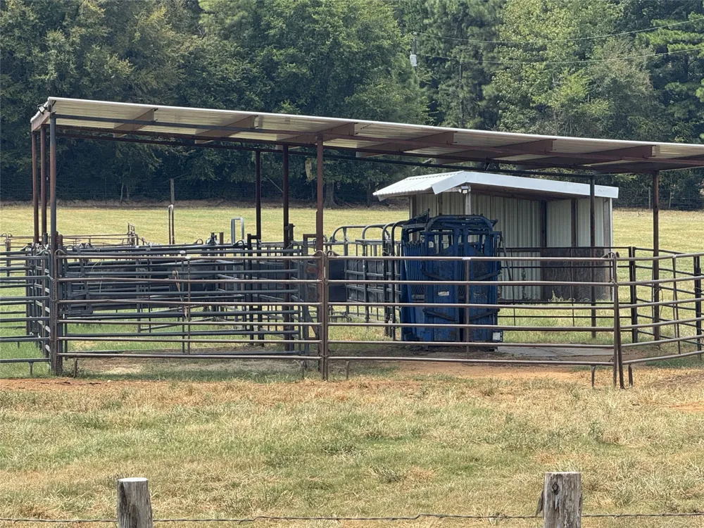 19743 S County Road 3227 Cushing, TX 75760