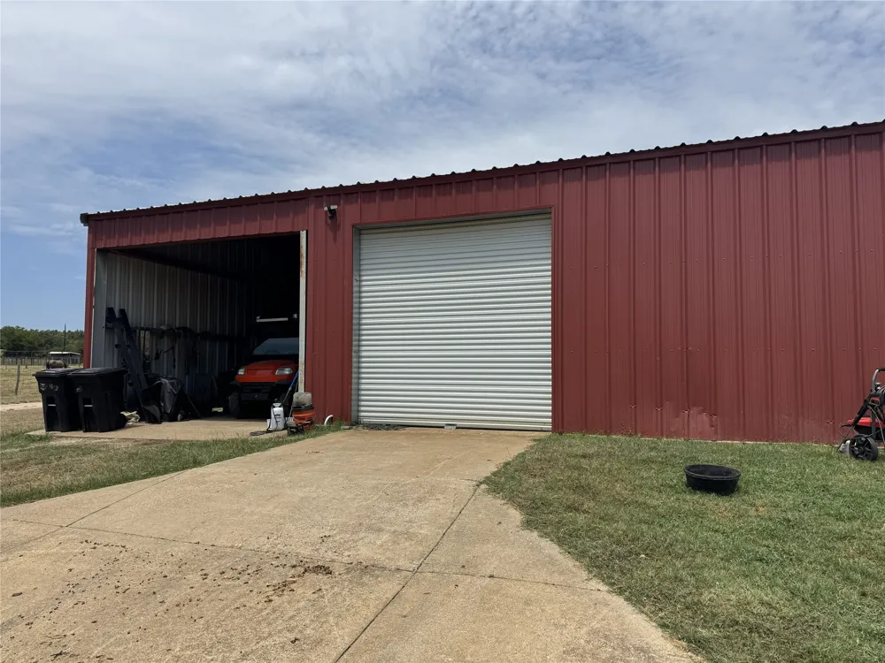 19743 S County Road 3227 Cushing, TX 75760