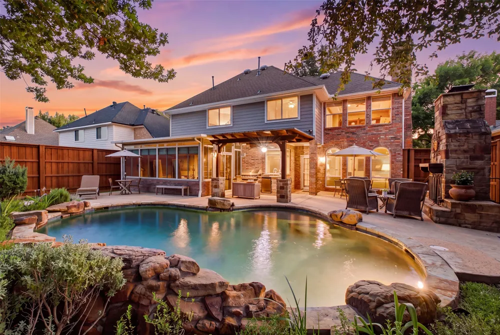 14616 Waterview Circle Addison, TX 75001