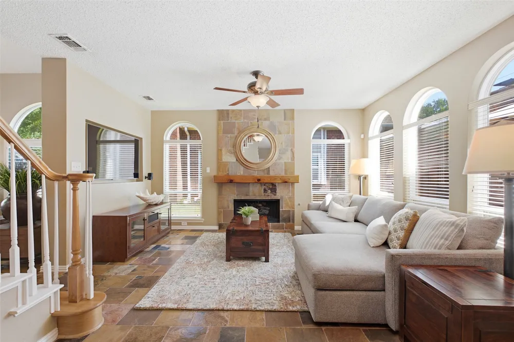 14616 Waterview Circle Addison, TX 75001
