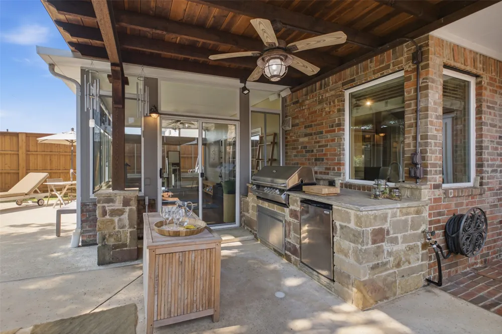 14616 Waterview Circle Addison, TX 75001