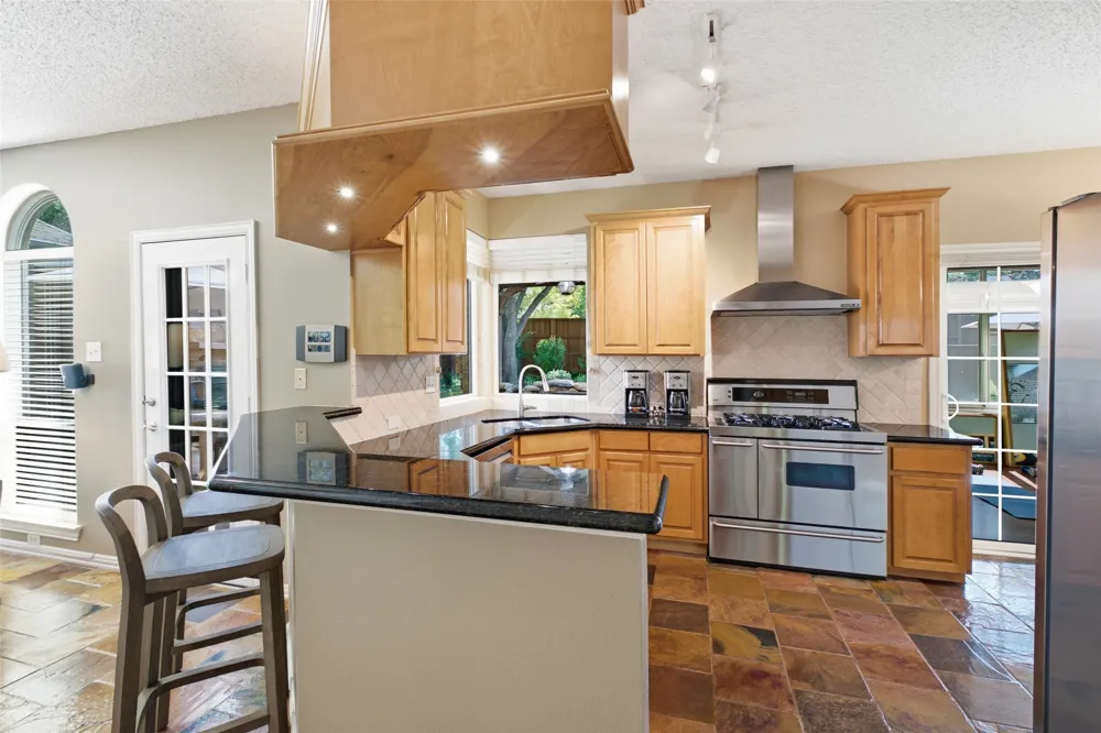 14616 Waterview Circle Addison, TX 75001