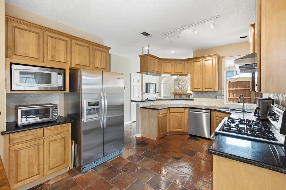 14616 Waterview Circle Addison, TX 75001