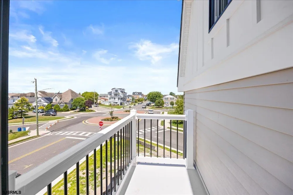 323 N Huntington Ave Margate, NJ 08402