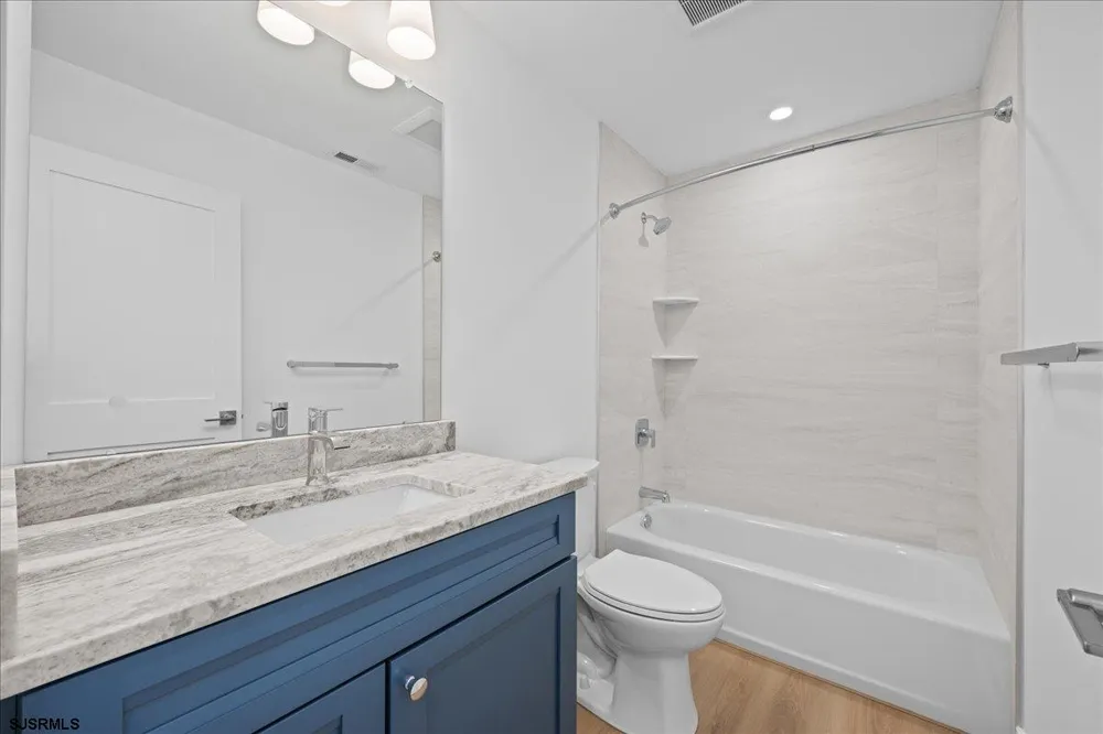 323 N Huntington Ave Margate, NJ 08402