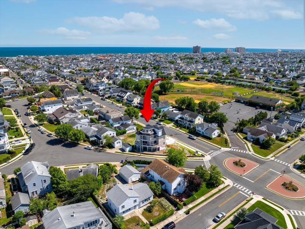 323 N Huntington Ave Margate, NJ 08402