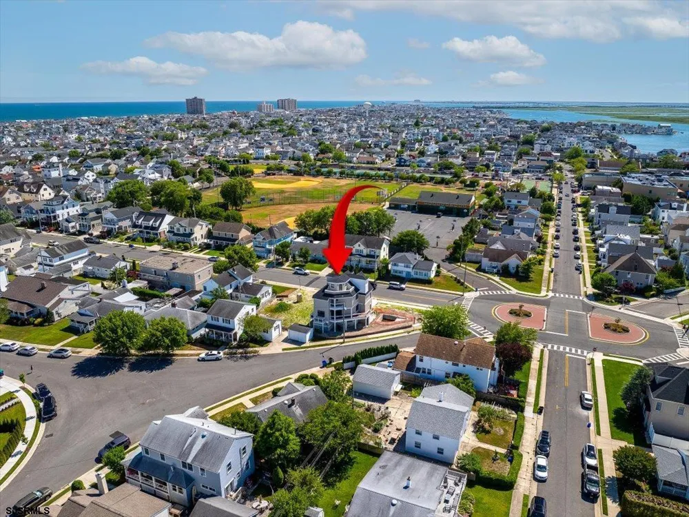 323 N Huntington Ave Margate, NJ 08402